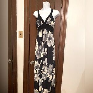 Black with Flower maxi dress by Twenty one Medium
